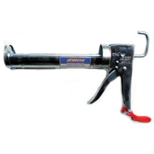 NEWBORN 315 30 OZ SUPER RATCHET ROD CRADLE CAULKING GUN WITH WRIST STRAP
